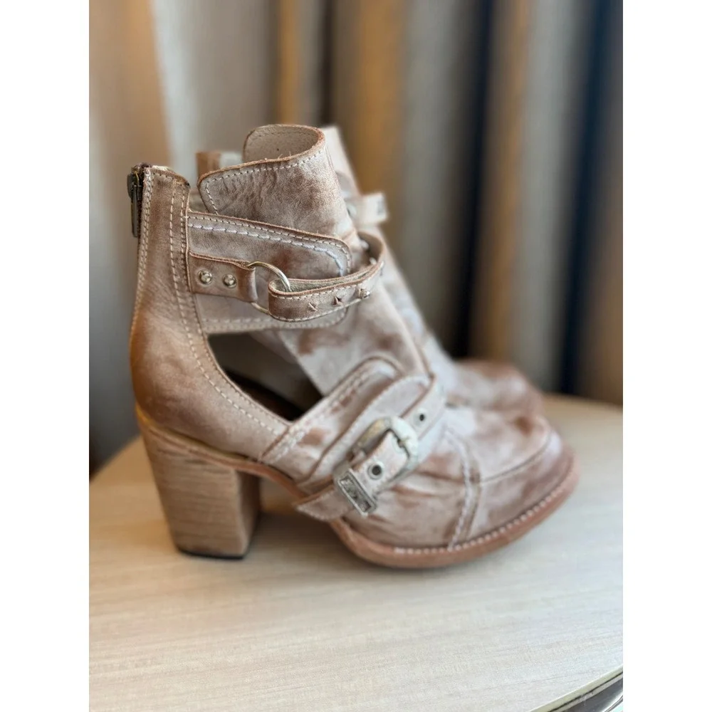 Freebird Sonoma Women 11 Distressed Leather Cutout Buckle Moto Ankle Boots Taupe