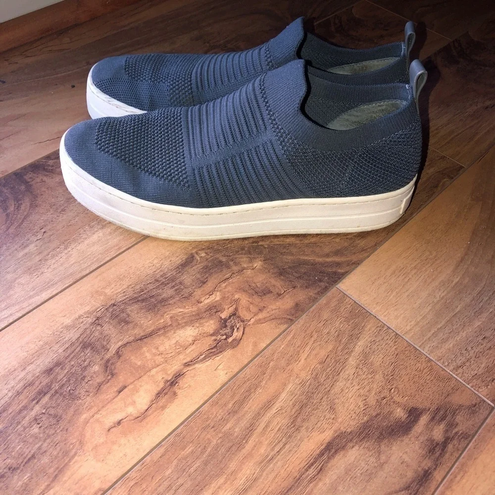 J/SLIDES free man platform