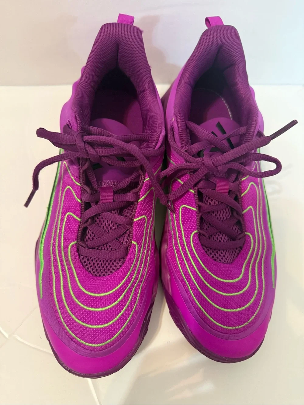 Nike Giannis Immortality 4 Youth Kids Size 6.5 Purple Neon Green