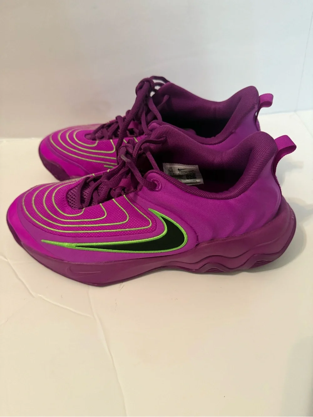Nike Giannis Immortality 4 Youth Kids Size 6.5 Purple Neon Green