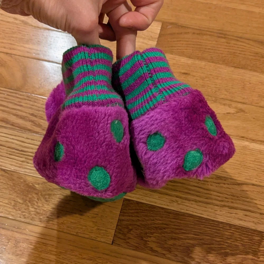 Barney The Dinosaur 1993 Purple and Green Plush Slippers  11-12 XL