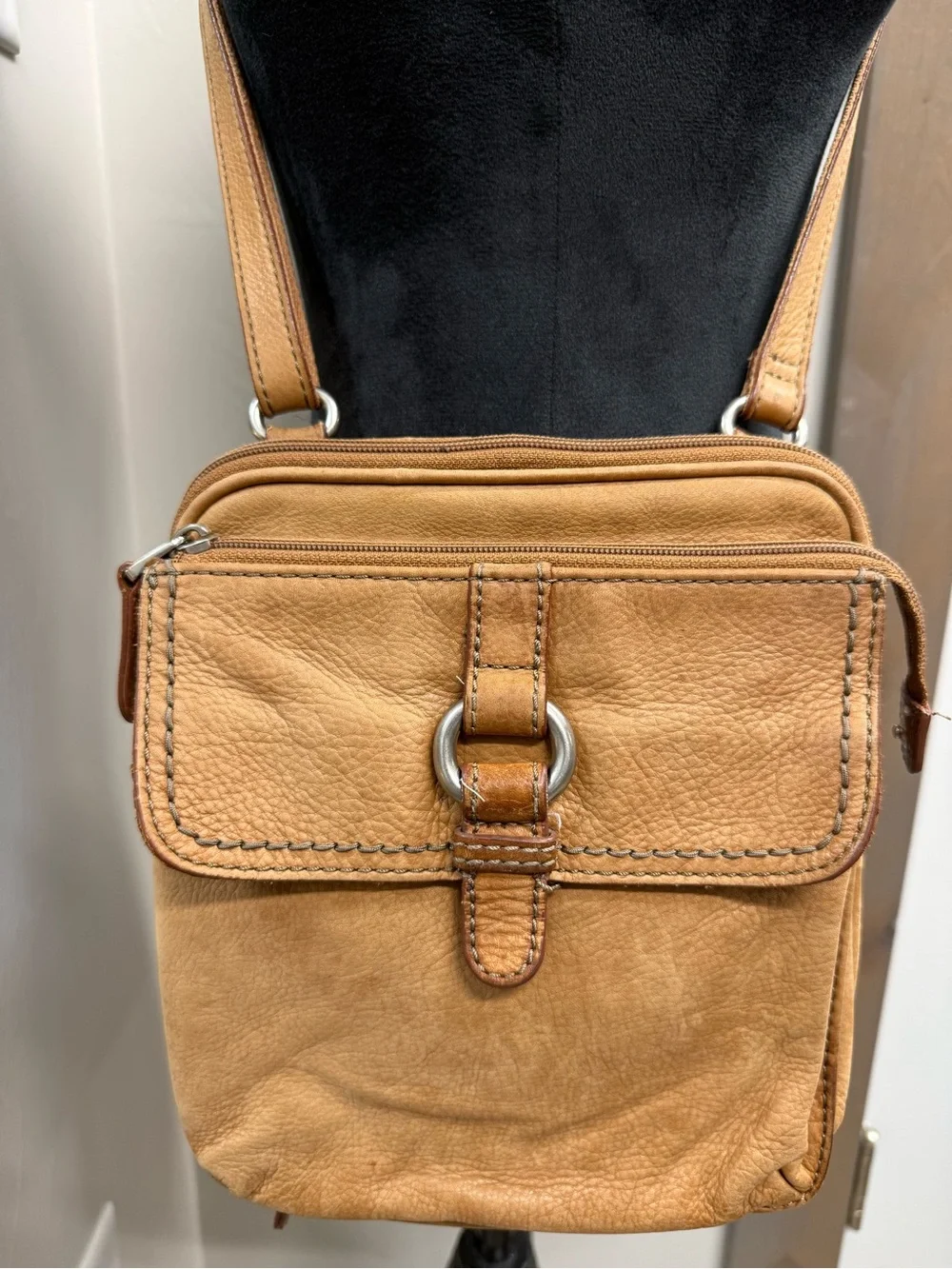 Fossil vintage pebbled