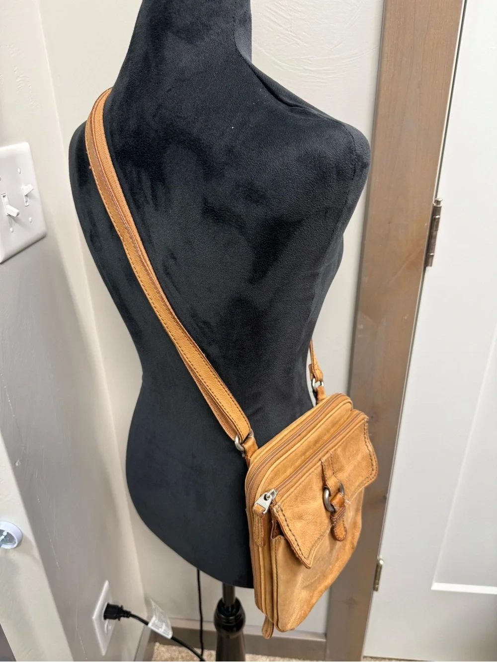Fossil vintage pebbled