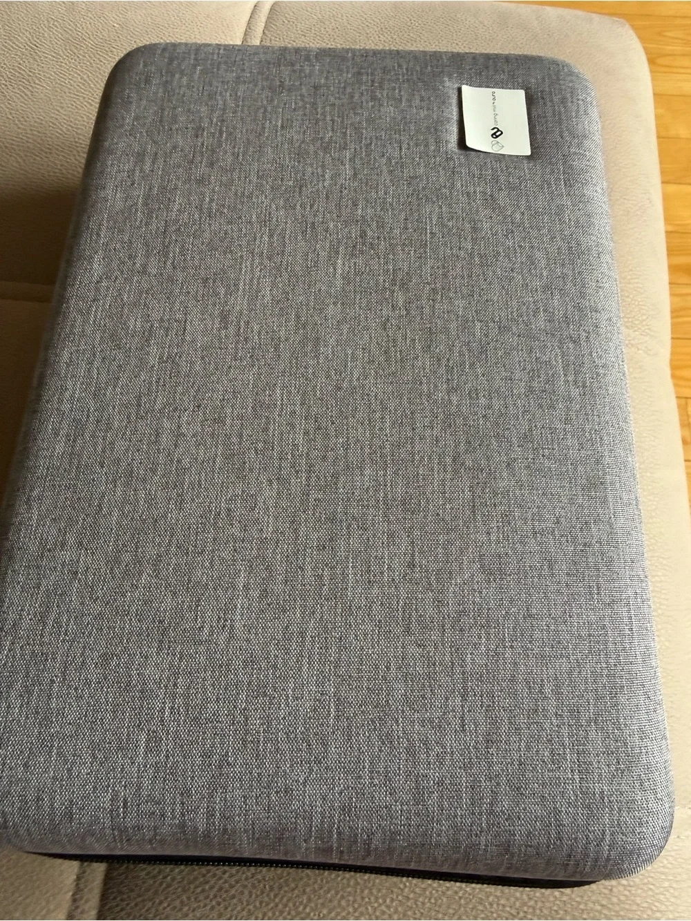 Aura compact massage