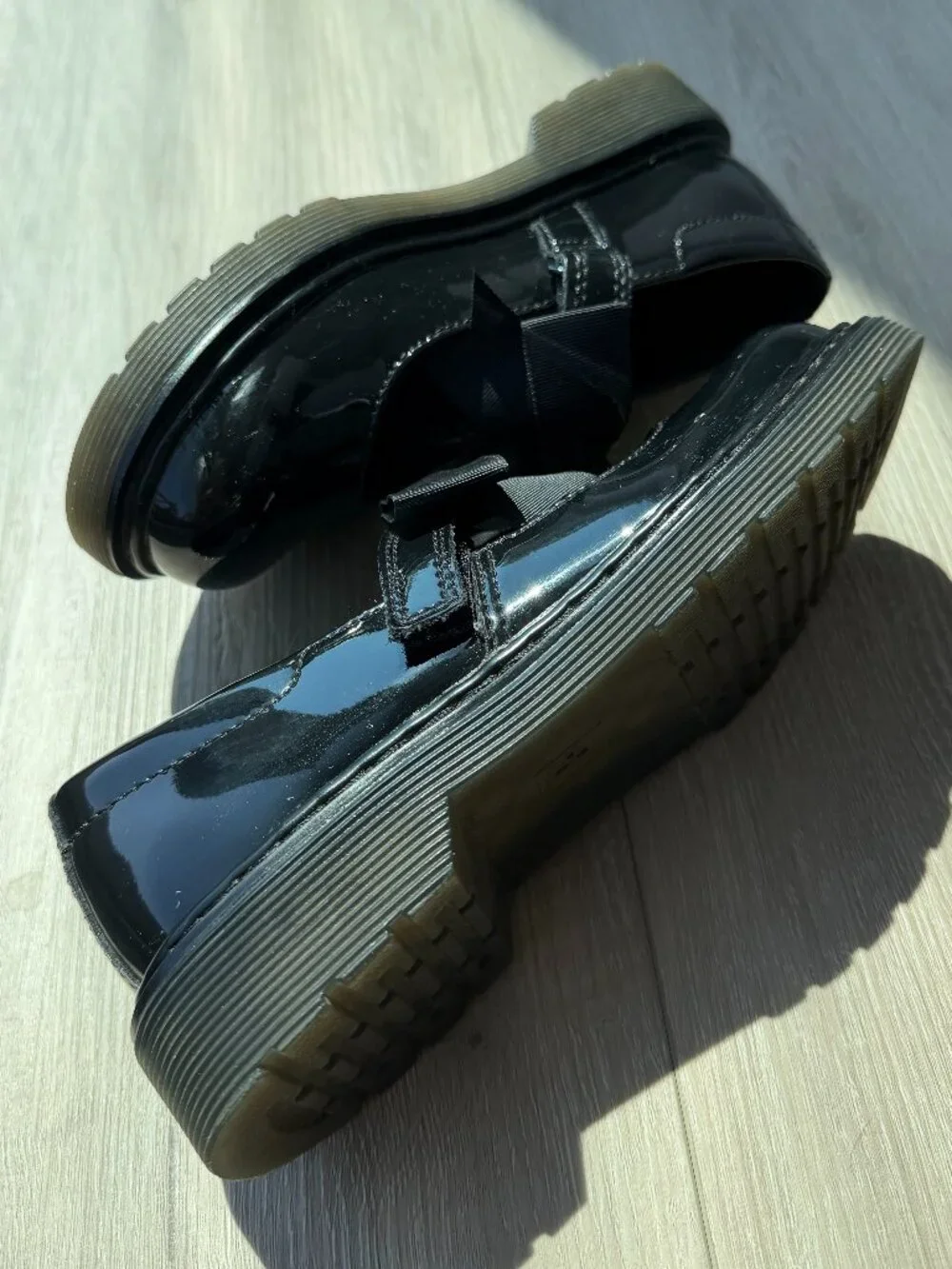 Dr. Martens signature occasions loop