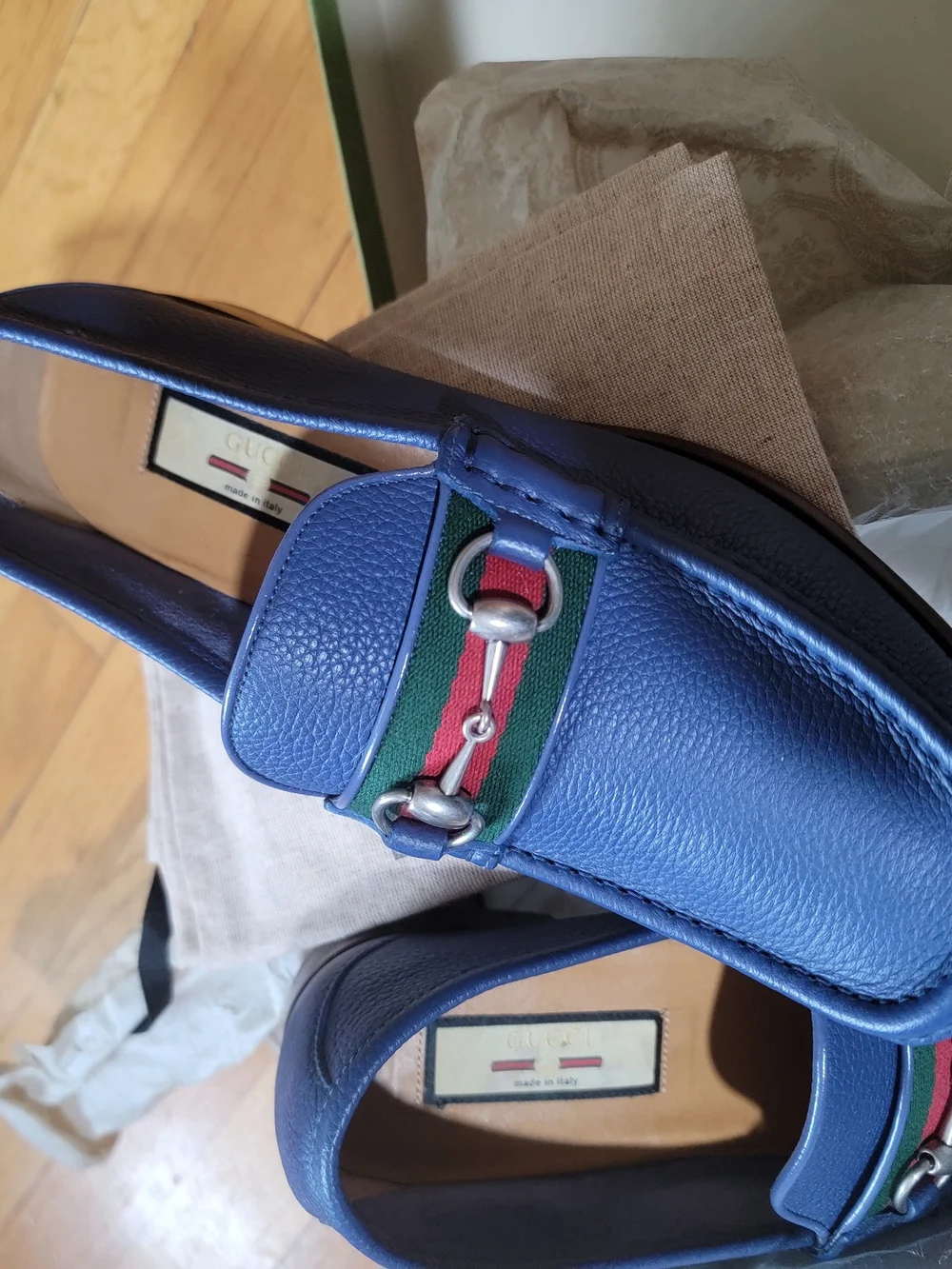 Gucci Men’s Blue Leather Loafers with signature detailing. Size 8.5. US 9.