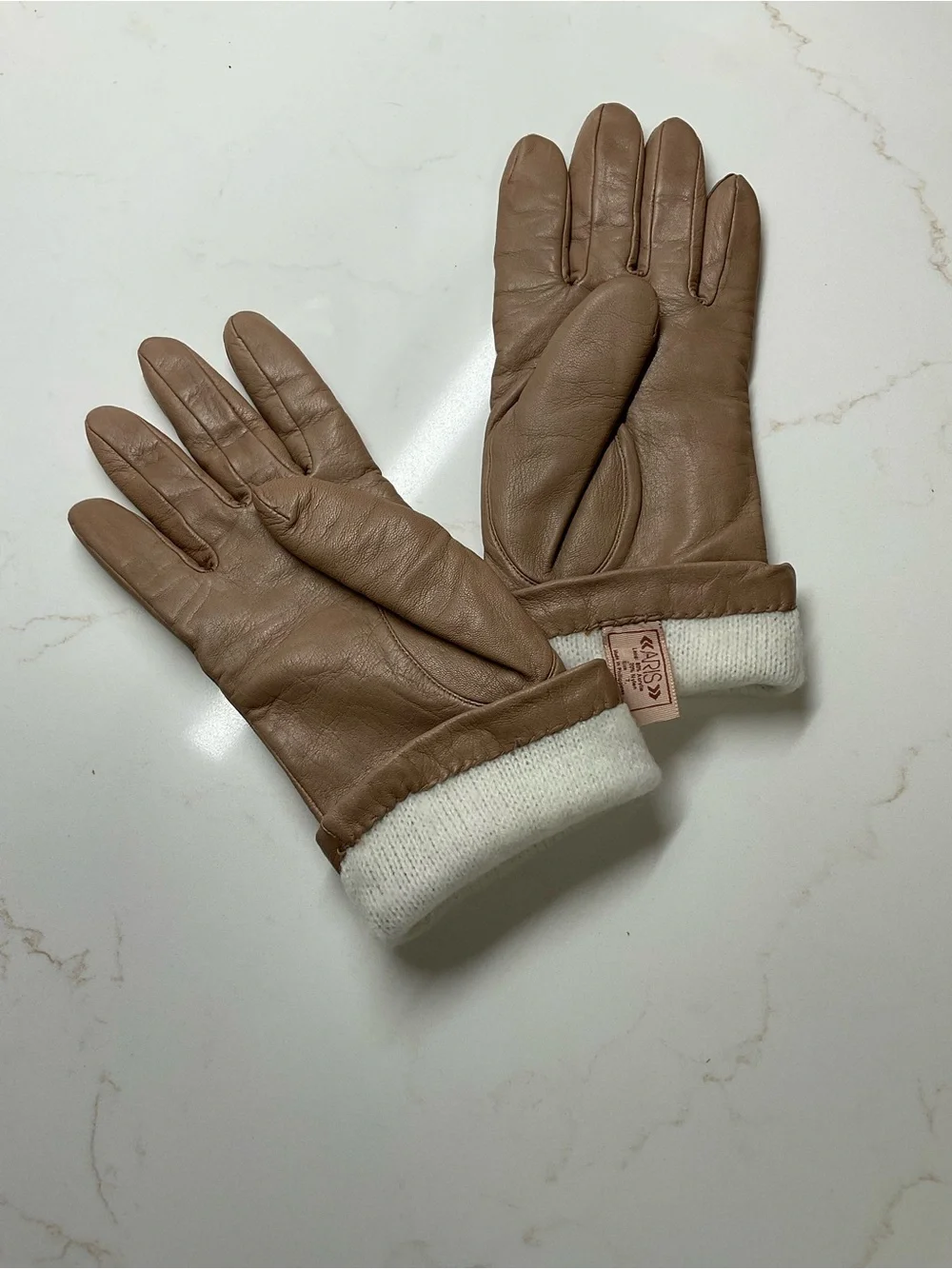 Aris smooth taupe