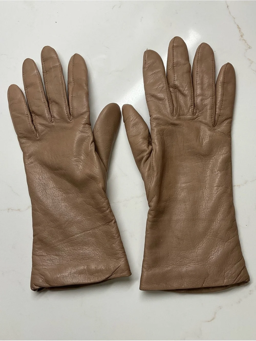 Aris smooth taupe