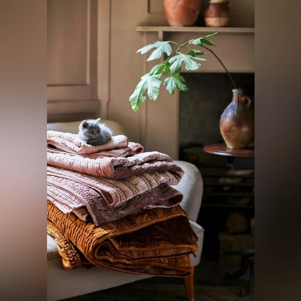 Anthropologie color peach