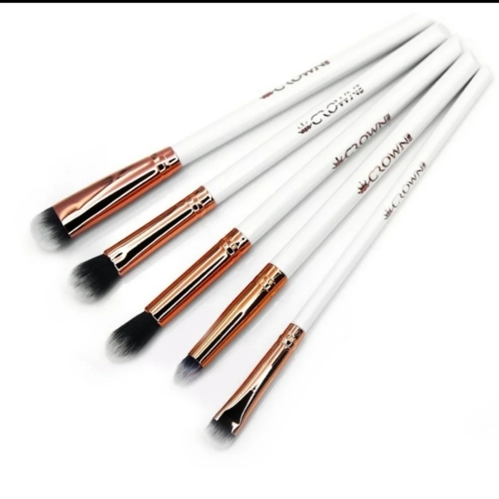 NWT Crown All eyes‎ on you vegan makeup brush set