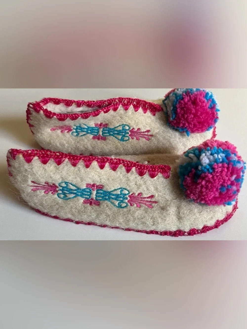 Minas Wool Greek Pom Pom Slippers Size UK 11 Youth 5 1/2 ye