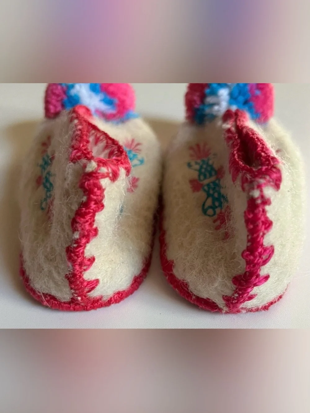 Minas Wool Greek Pom Pom Slippers Size UK 11 Youth 5 1/2 ye