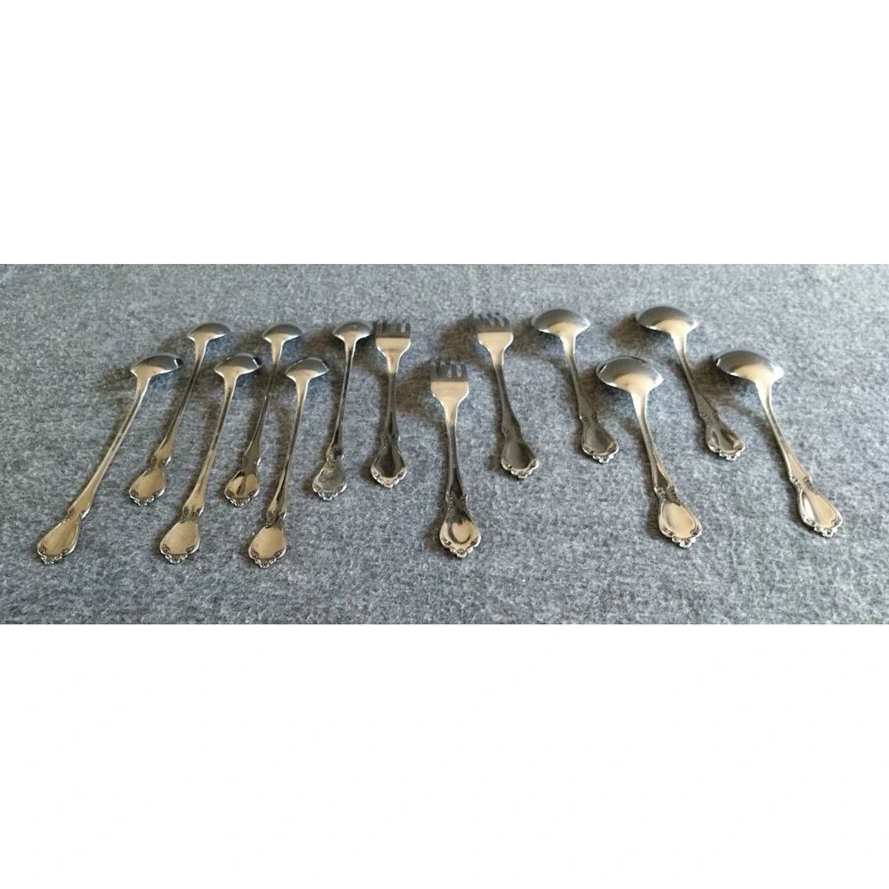 Oneida vintage deluxe tablespoons