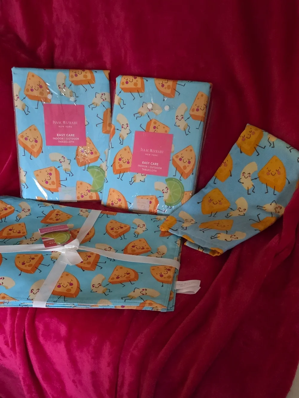 Isaac Mizrahi Bright Tabletop Set with Cheerful Macaroni and  Cheese Motif