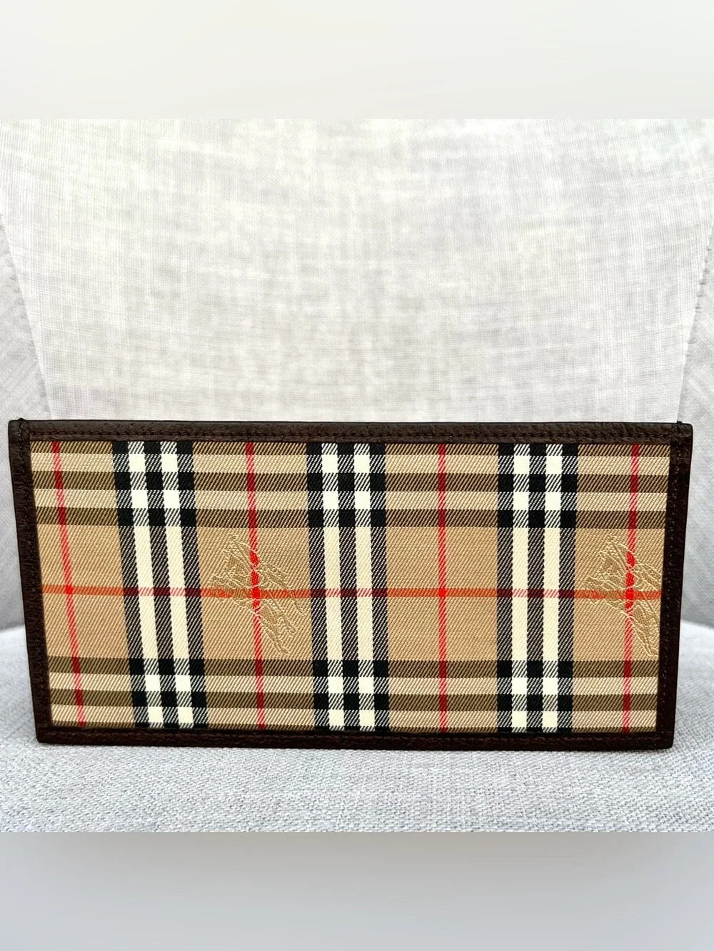 Burberry unisex excellent