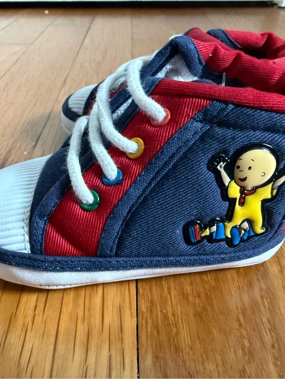 Caillou nwt super