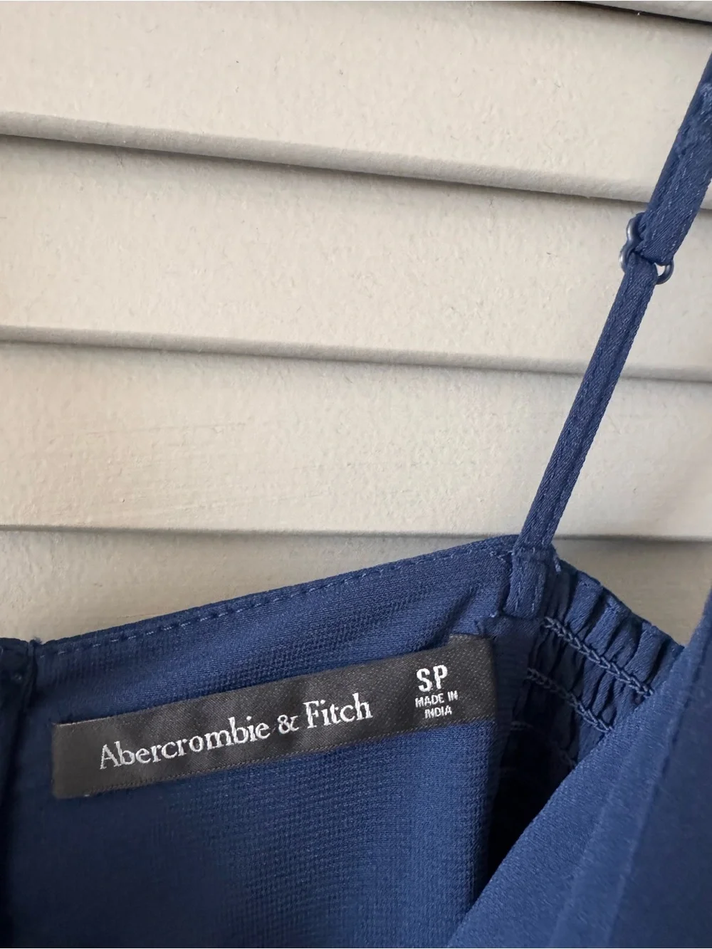 Abercrombie & Fitch sleek navy