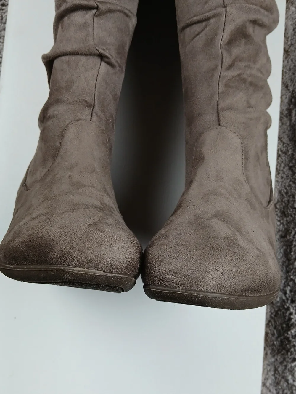 CL by Laundry gorgeous taupe