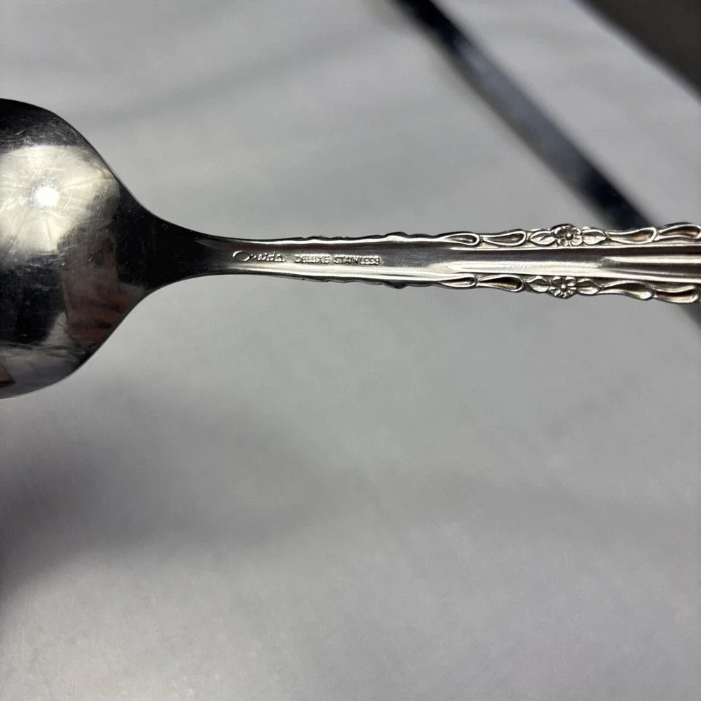 Oneida cherie stainless