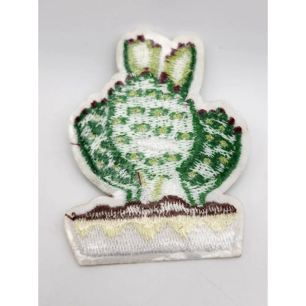 The Unbranded Brand flowers embroidered plants