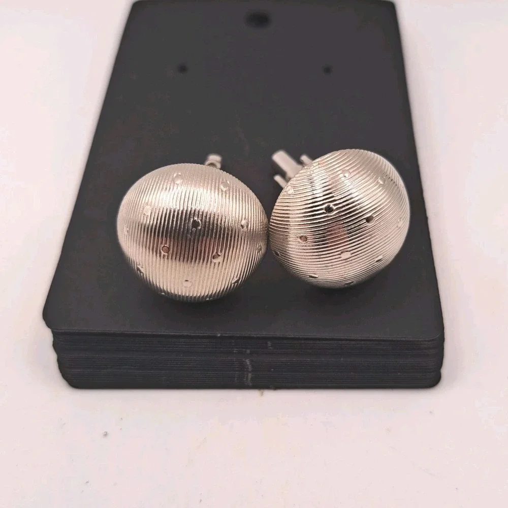 N/A polished brushed resembling