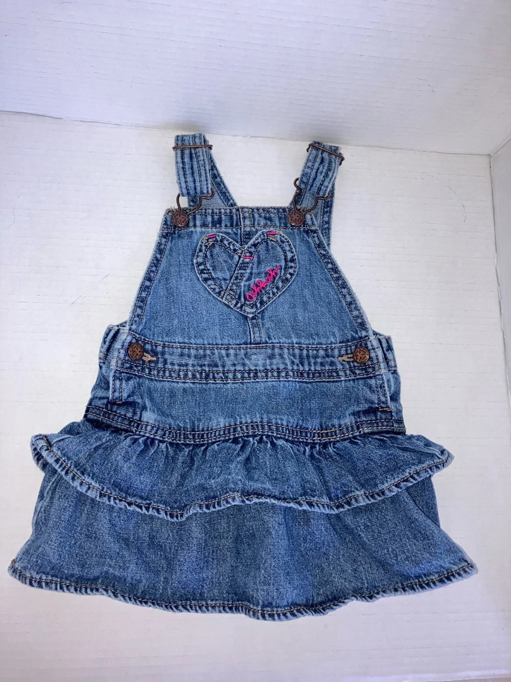 OshKosh Girl Blue Denim Ruffle Overall Jumper Dress Heart Pocket 18 mo‎ Adjust