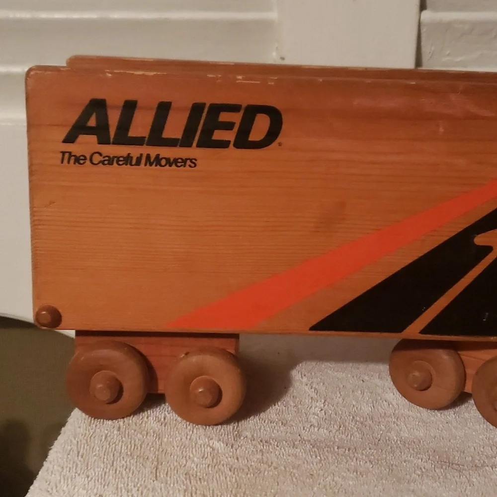 Finehouse Toys wood allied