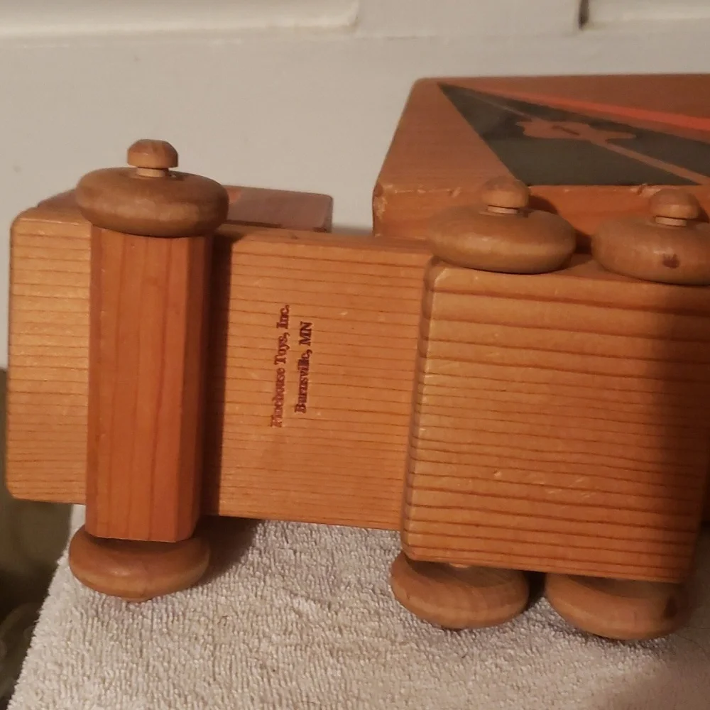 Finehouse Toys wood allied
