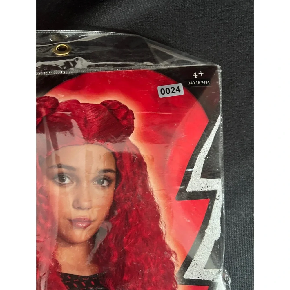 Disguise disney descendants