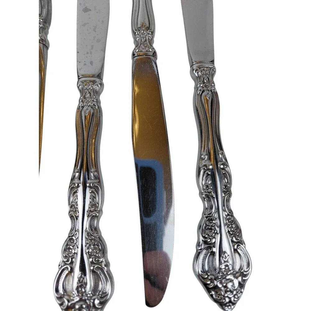 Oneida set includes