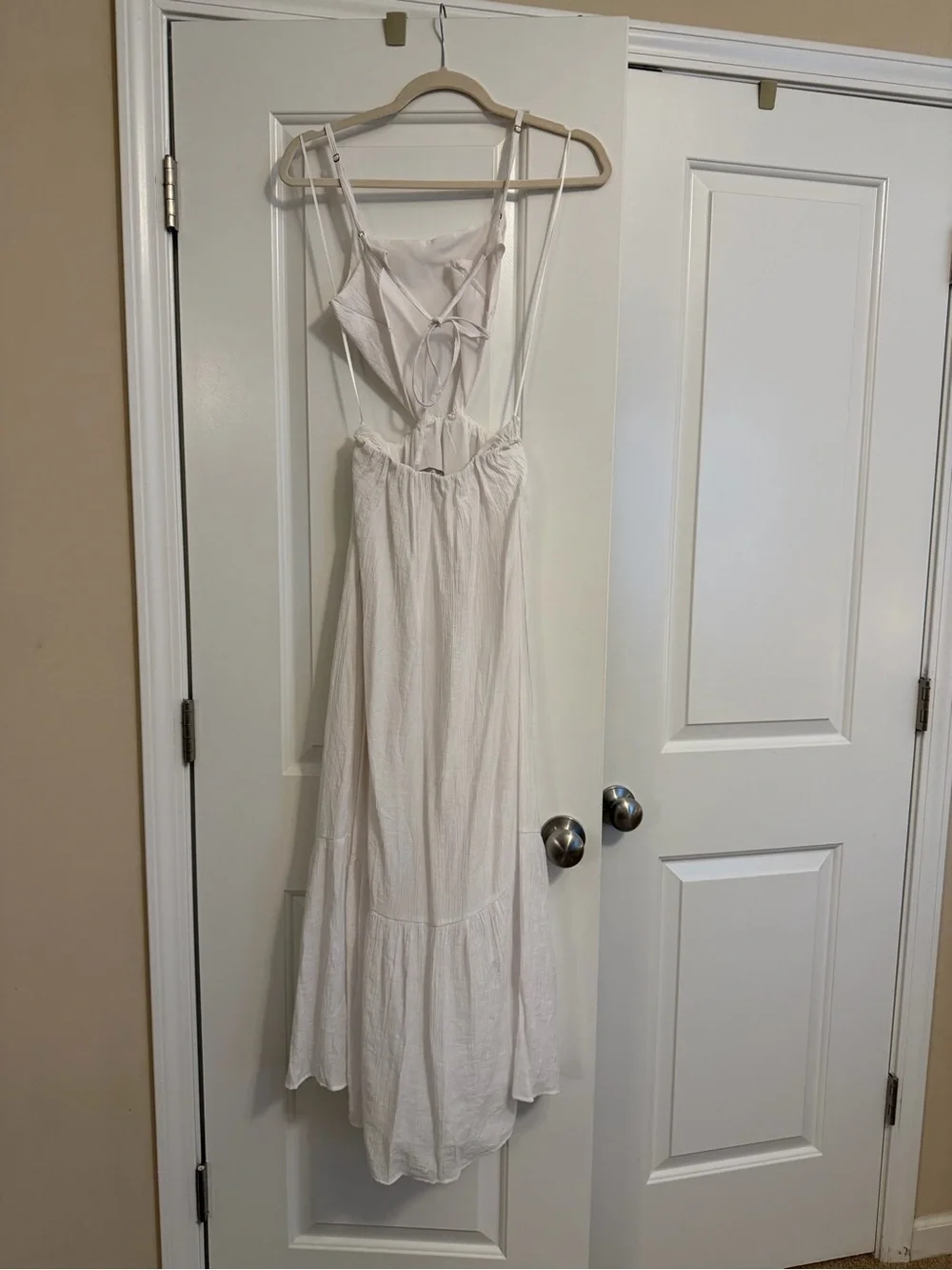 Abercrombie & Fitch flowy cream