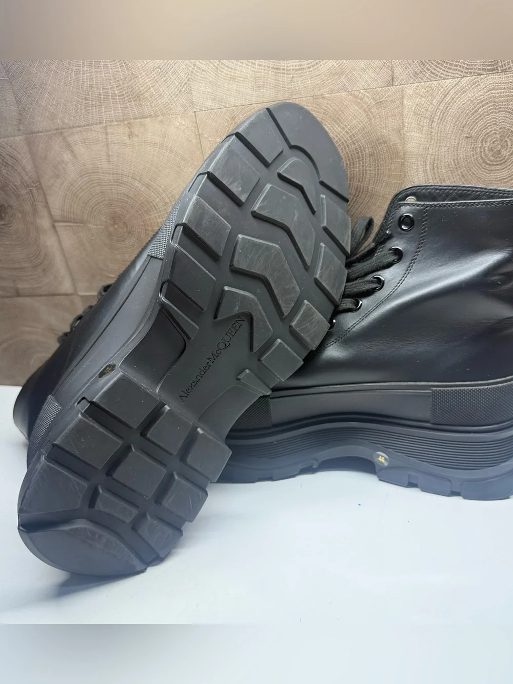 Alexander McQueen alexander mcqueen