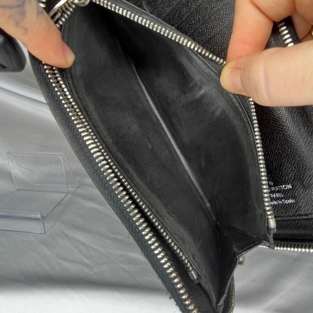 Louis Vuitton excellent good