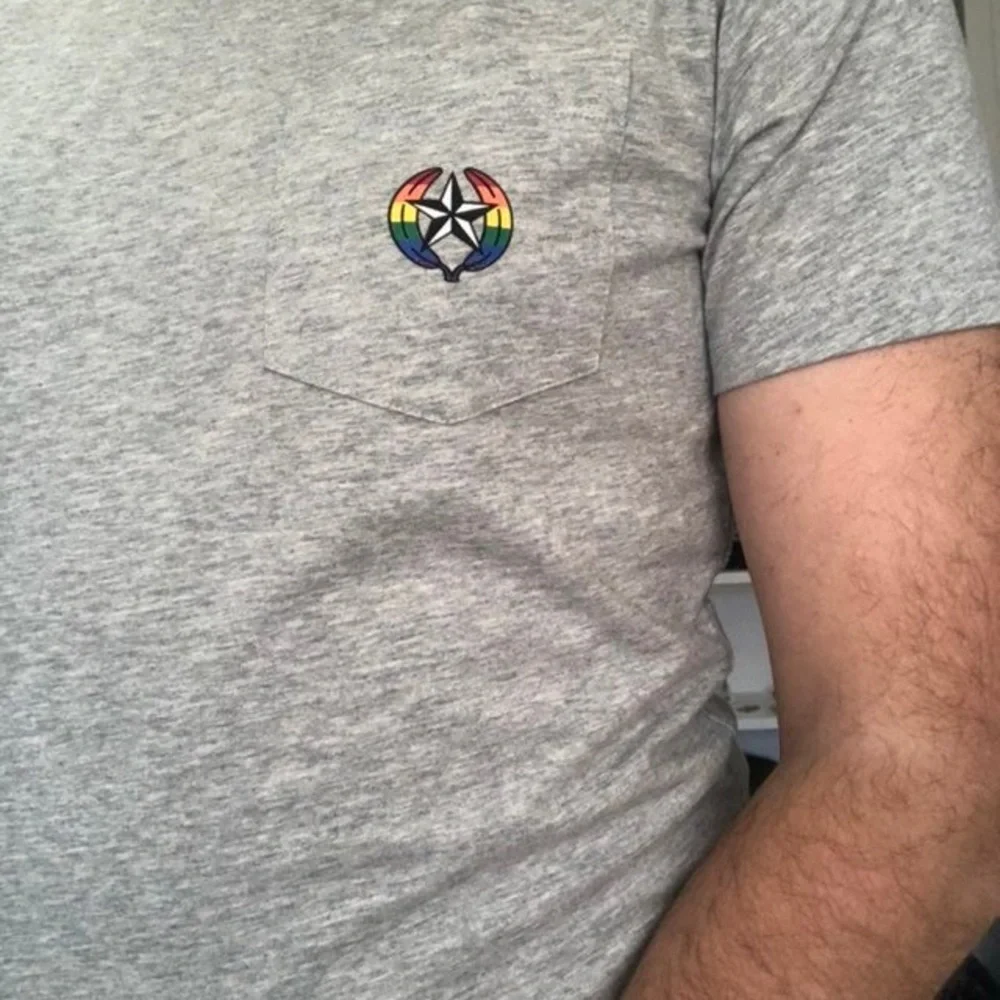 🆕 Banana Republic Pride 🏳️‍🌈 Pocket T-Shirt - Medium