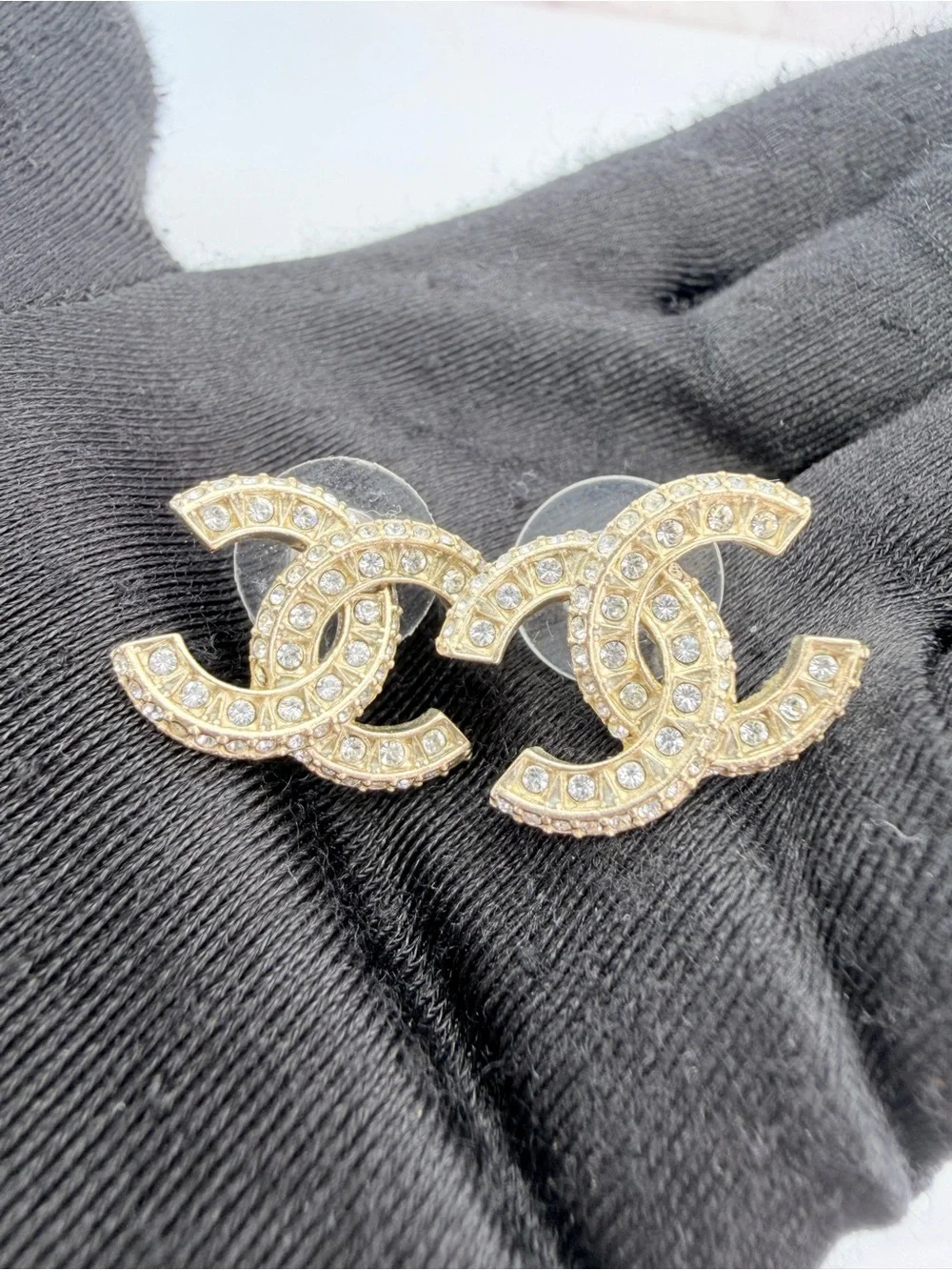 CHANEL authentic crystal