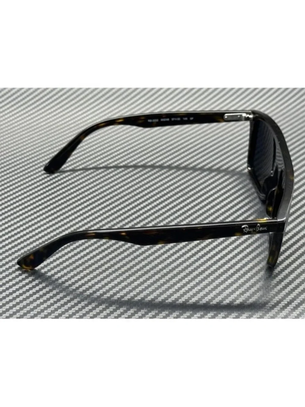 Ray-Ban new tags