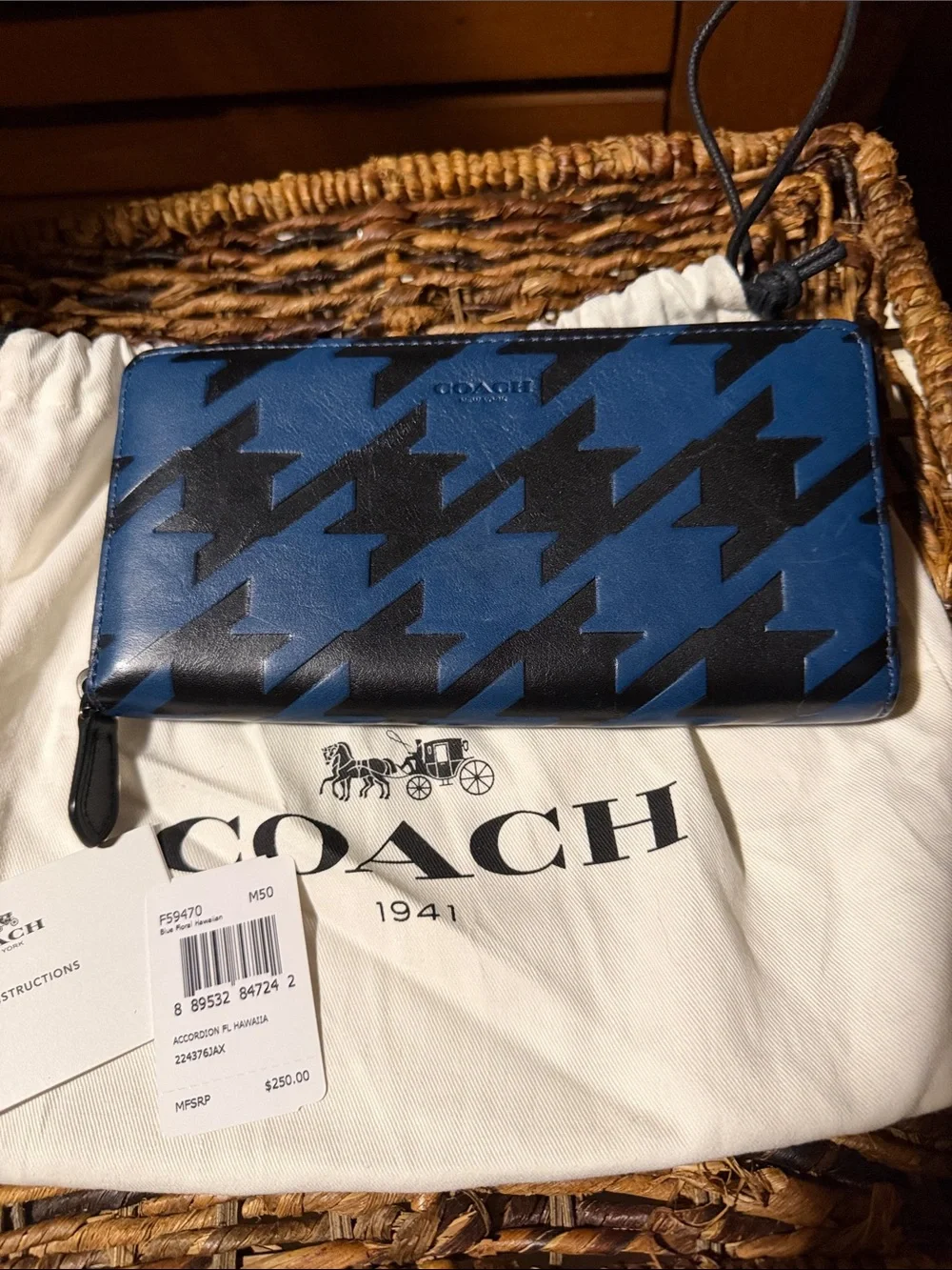 Coach stylish accordion