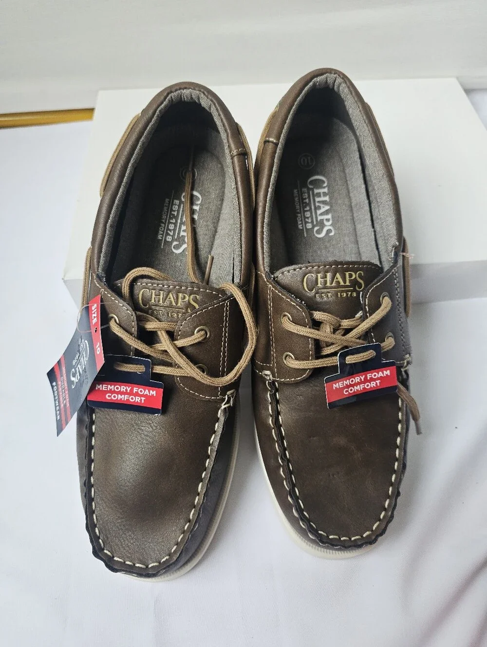 Chaps Benny Men’s Brown Boat Shoes Size 10 NWT Memory Foam)