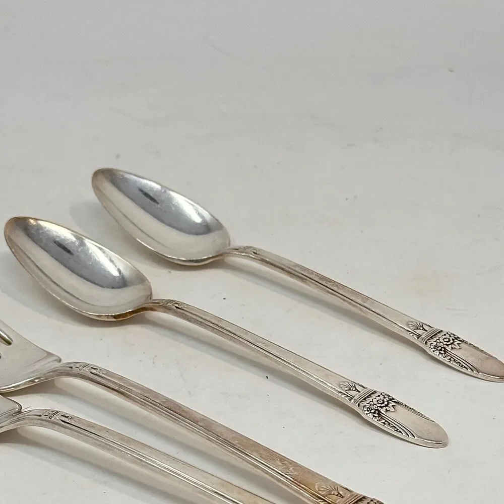 1847 Rogers Bros First Love Silverplate Flatware 2 Dinner Forks 2 Teaspoons 1937
