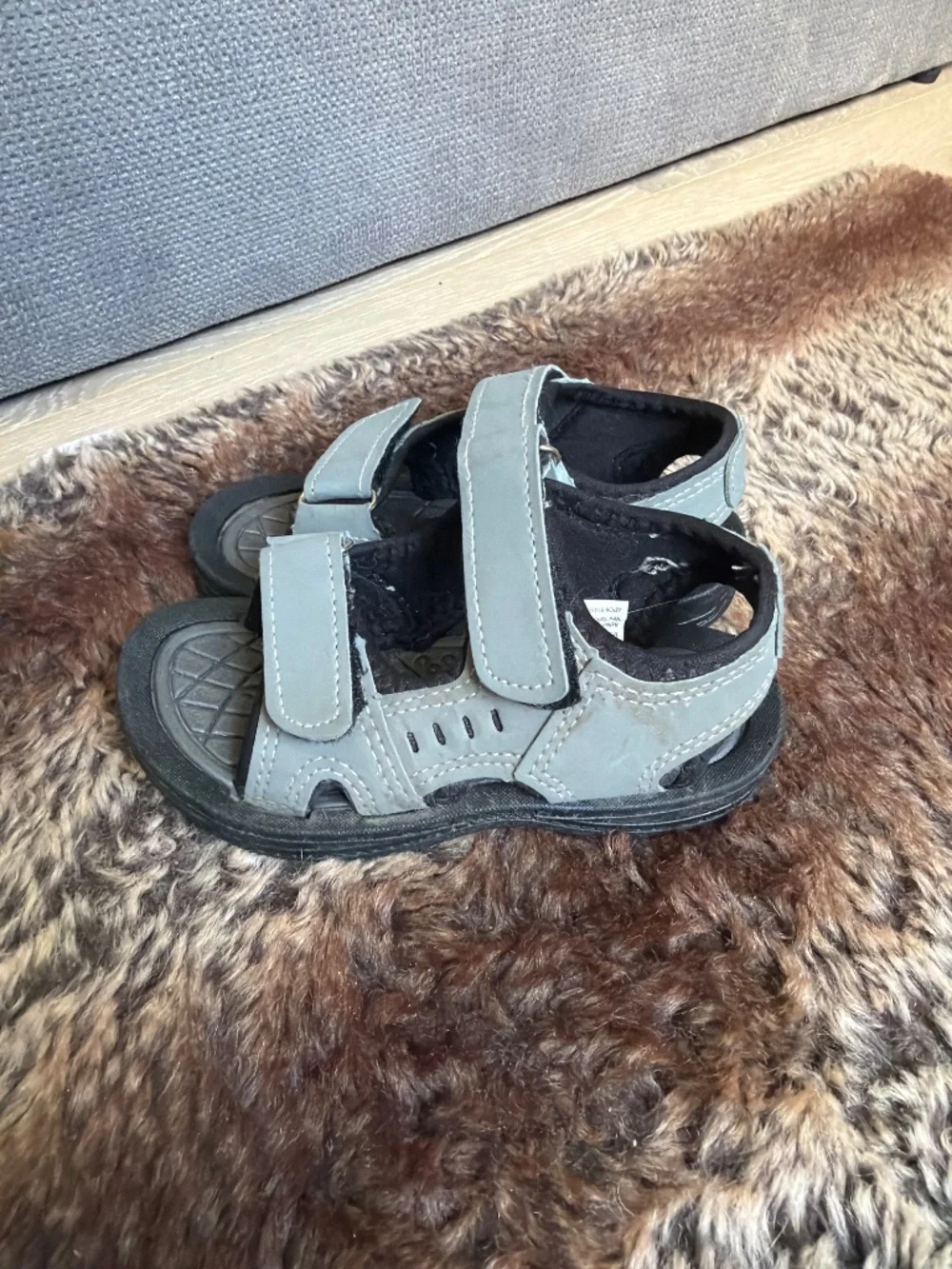 Boy toddler summer sandals size 7/8 good condition