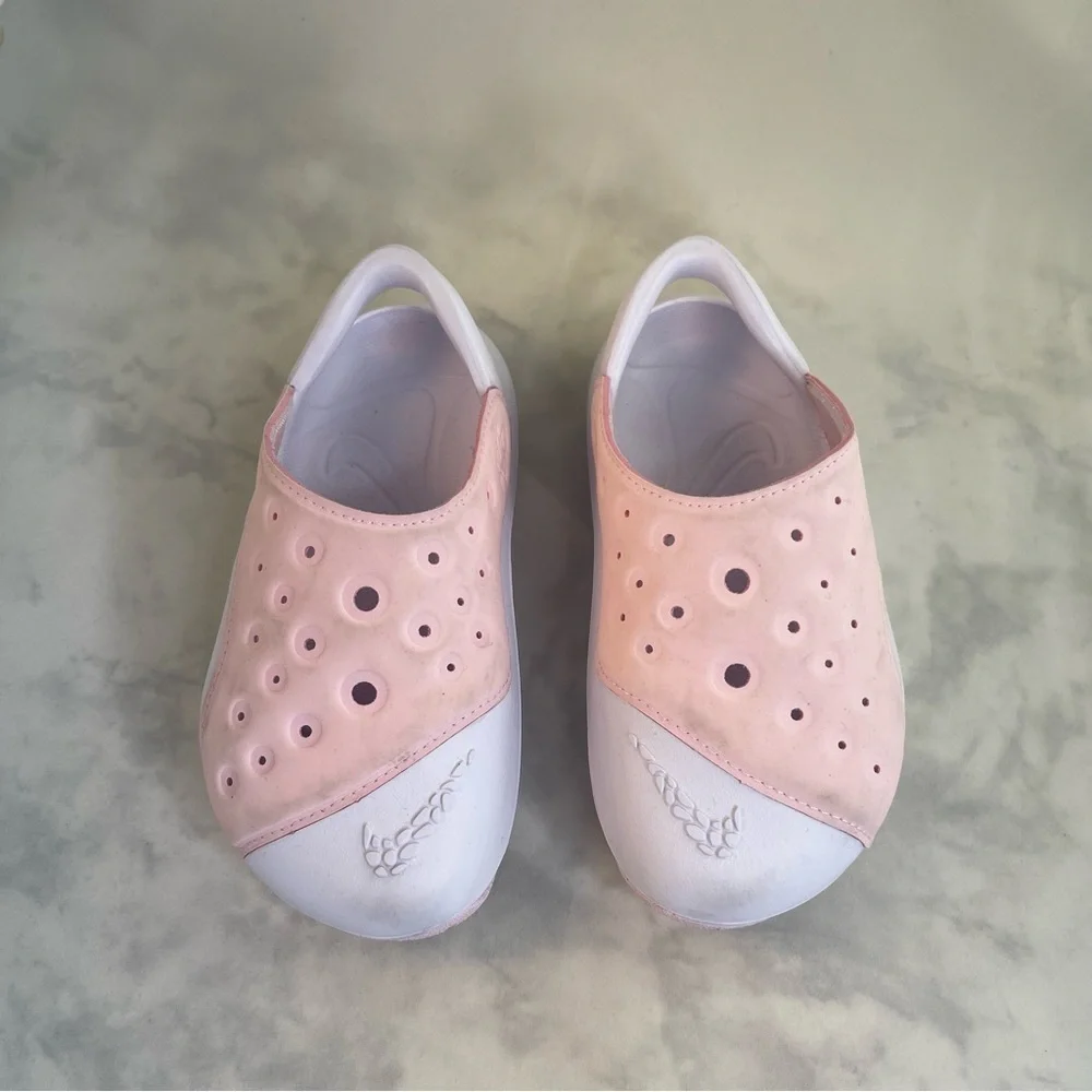 Nike Kids Pink and White Slip-On Shoes size 10C Aqua Swoosh Sandals