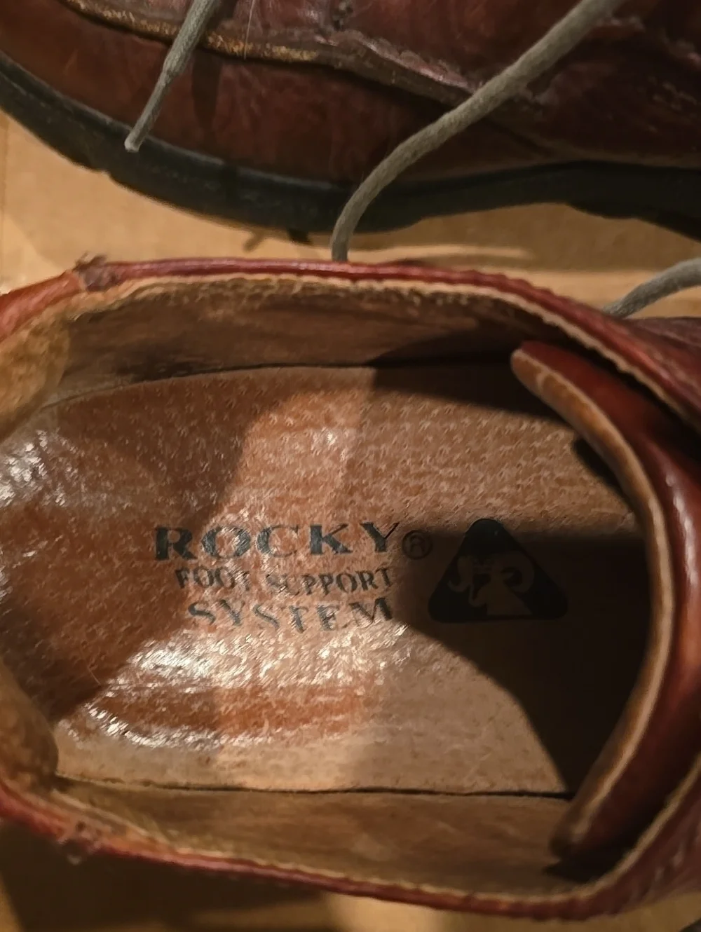 Rocky classic men