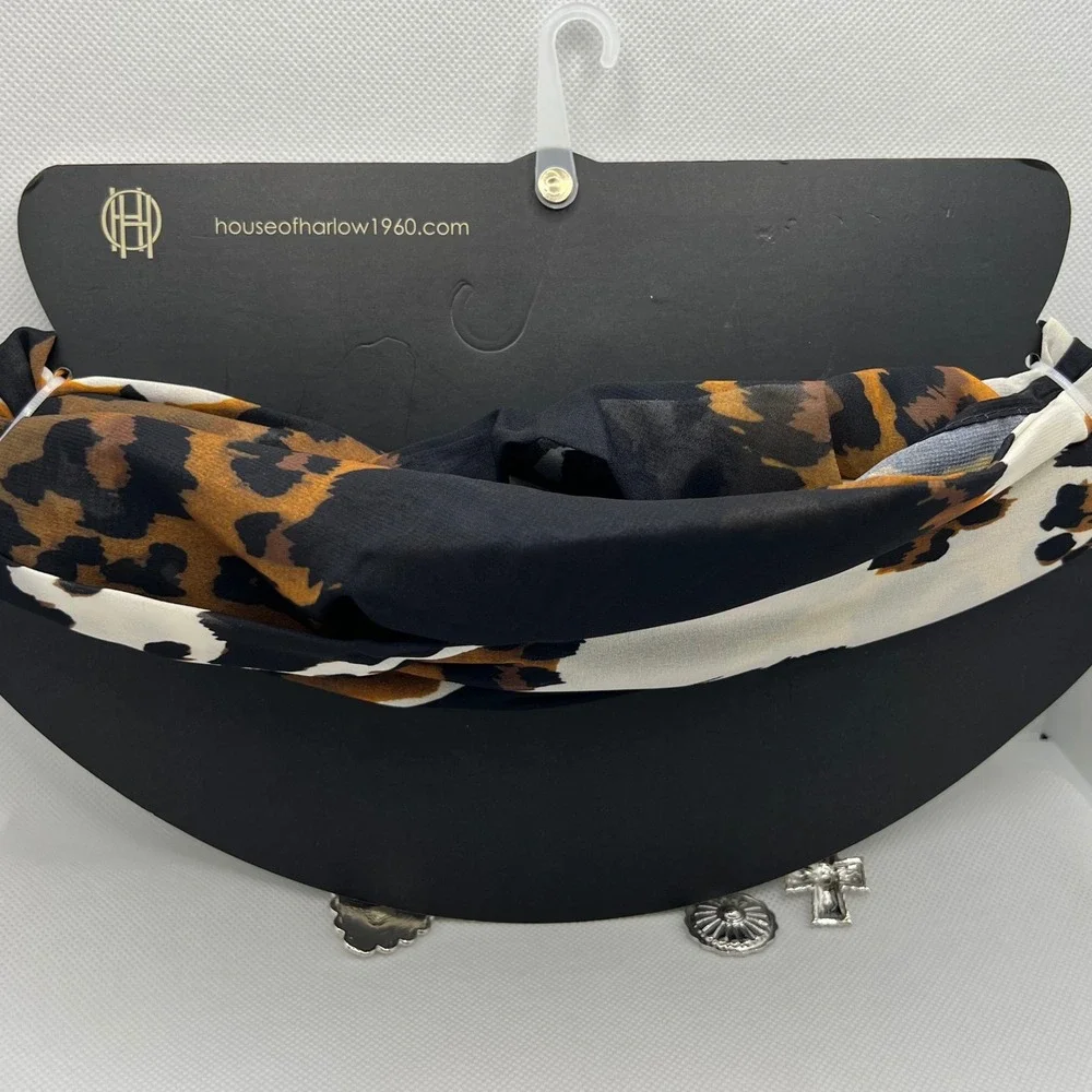 House of Harlow 1960 Infinity Charm Scarf - Leopard Animal Print