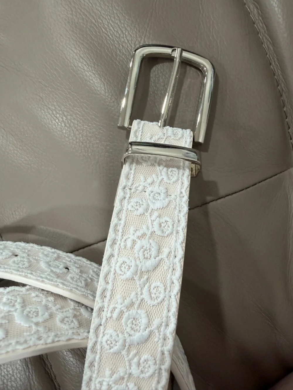 N/A white lace