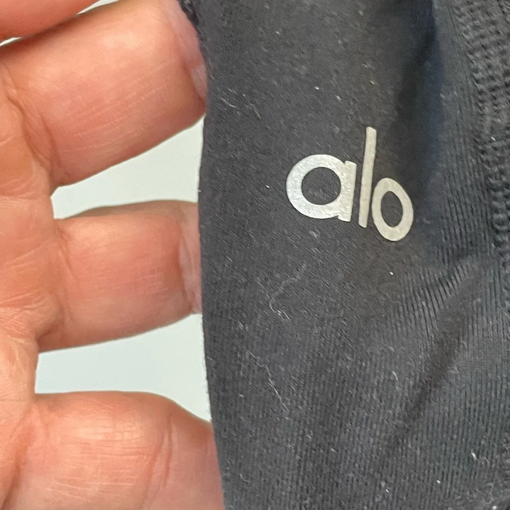 ALO Yoga these black