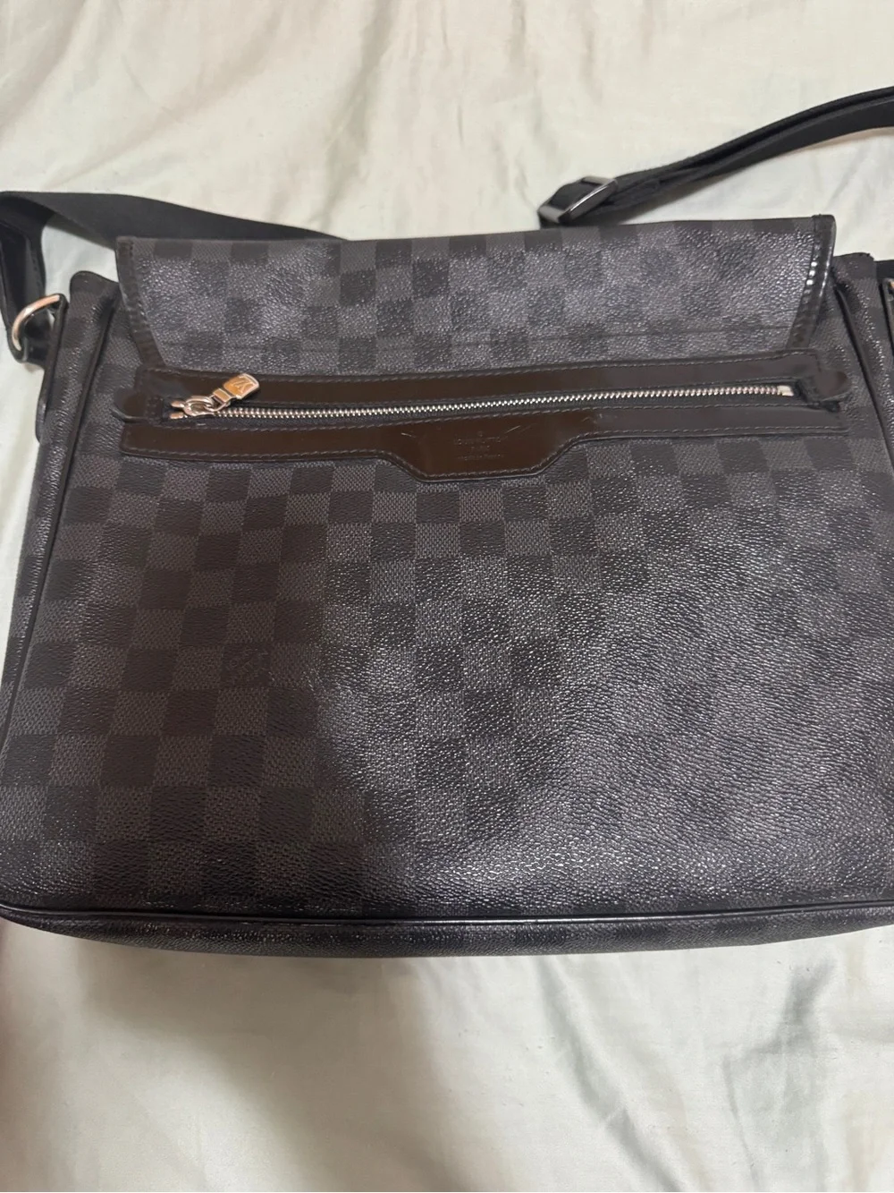 Louis Vuitton smoky damier