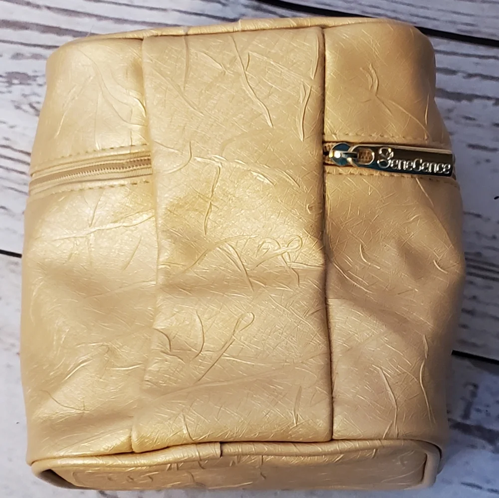 SeneGence gold vinyl