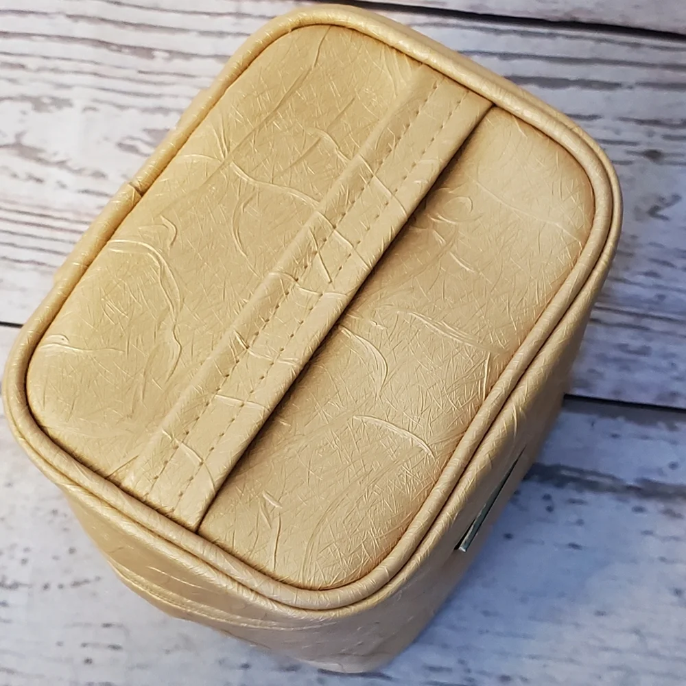 SeneGence gold vinyl