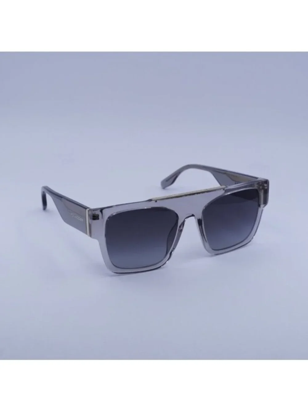 Marc Jacobs authentic marc