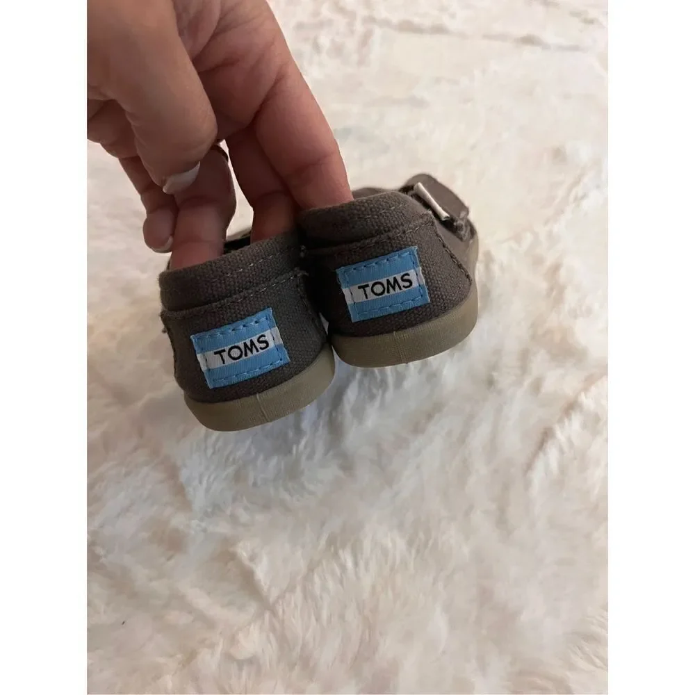Toms slip shoes